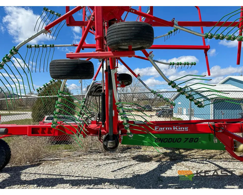 Farm King ENO780FK Twin Rotary Rake 23’–26.5’ Adjustable Working Width Hay Rakes