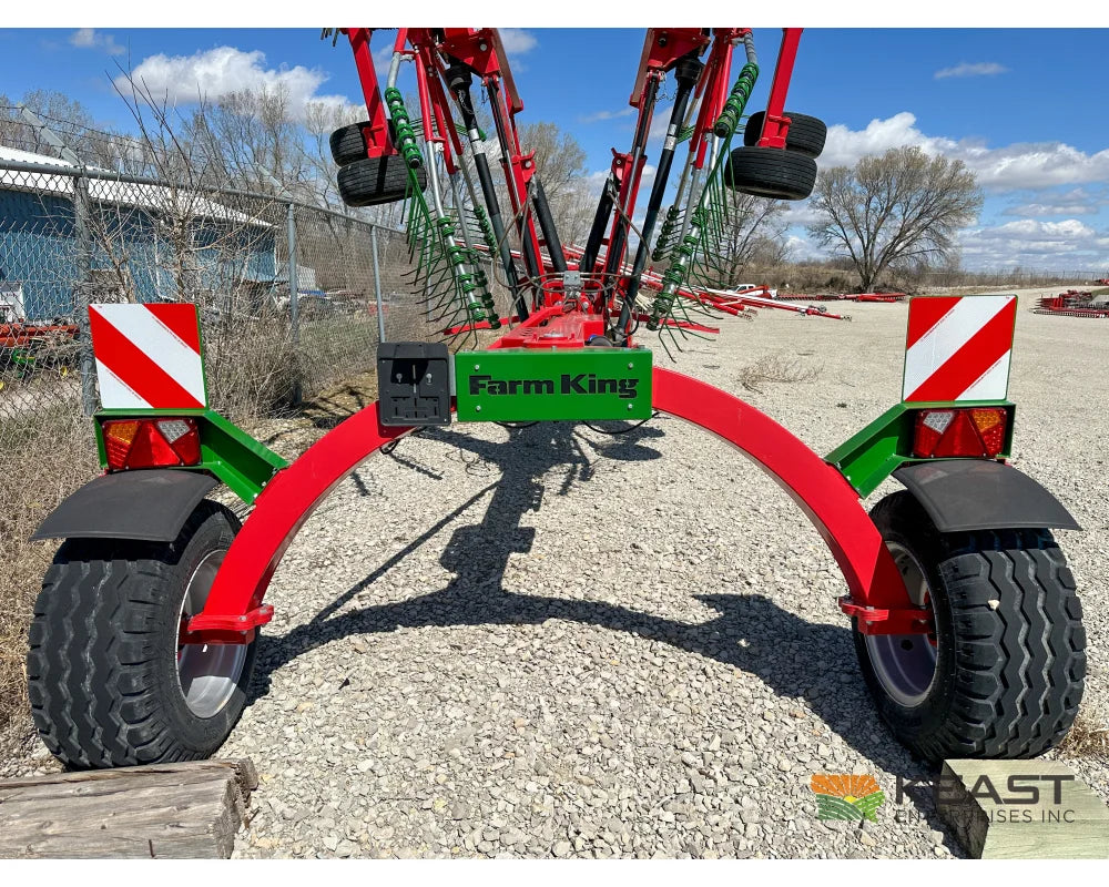 Farm King ENO780FK Twin Rotary Rake 23’–26.5’ Adjustable Working Width Hay Rakes