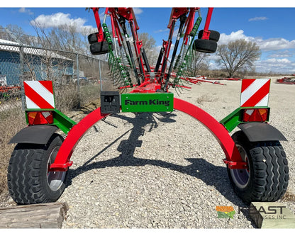 Farm King ENO780FK Twin Rotary Rake 23’–26.5’ Adjustable Working Width Hay Rakes