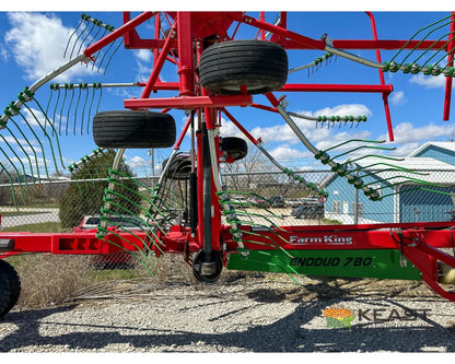 Farm King ENO780FK Twin Rotary Rake 23’–26.5’ Adjustable Working Width Hay Rakes