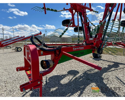 Farm King ENO780FK Twin Rotary Rake 23’–26.5’ Adjustable Working Width Hay Rakes