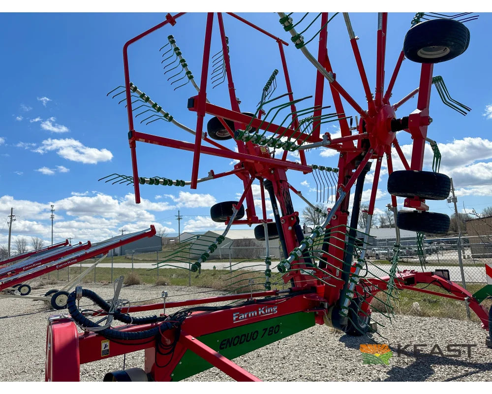 Farm King ENO780FK Twin Rotary Rake 23’–26.5’ Adjustable Working Width Hay Rakes