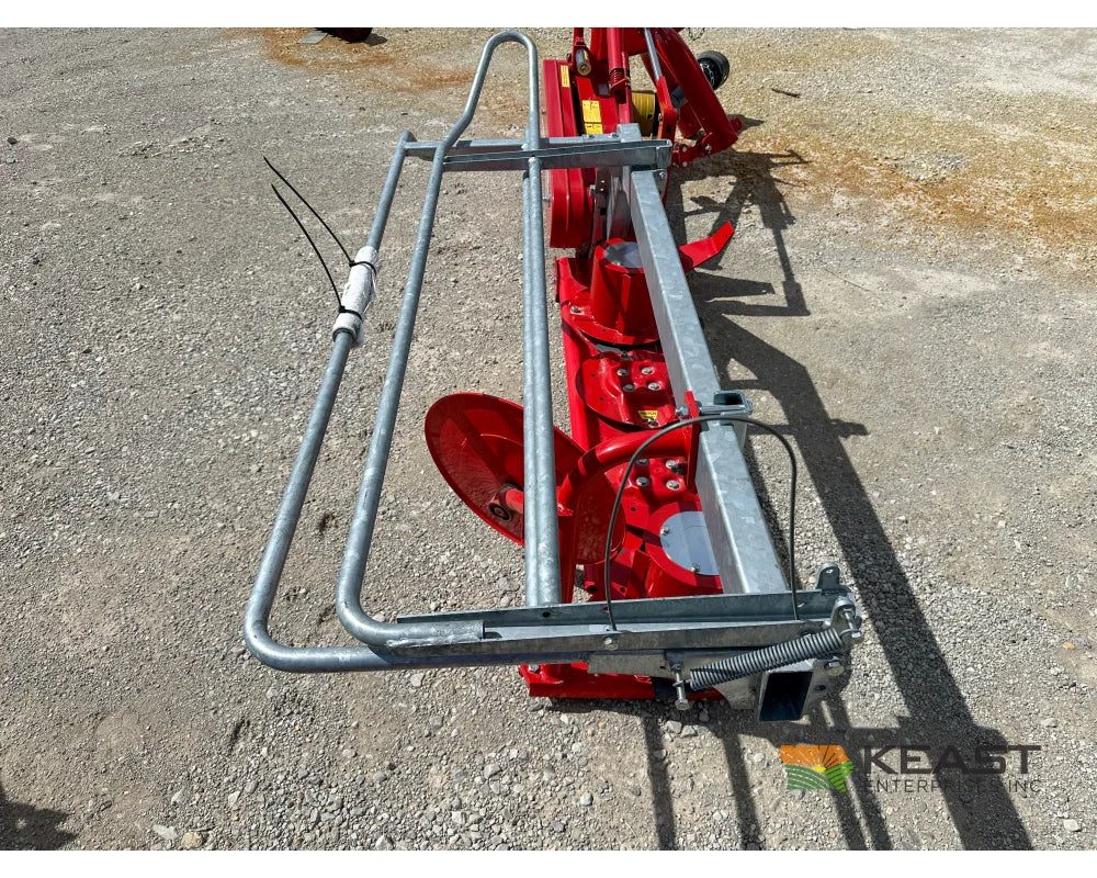 Farm King MDN4 Disc Mower 5’5’’ Working Width 540 PTO Cat. I/II 3-Point Disc Mowers