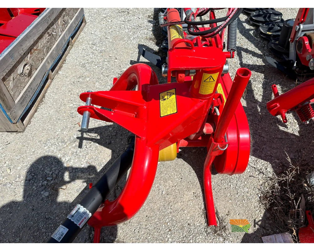 Farm King MDN6 Disc Mower 8’1’’ Working Width 540 PTO Cat. I/II 3-Point Disc Mowers