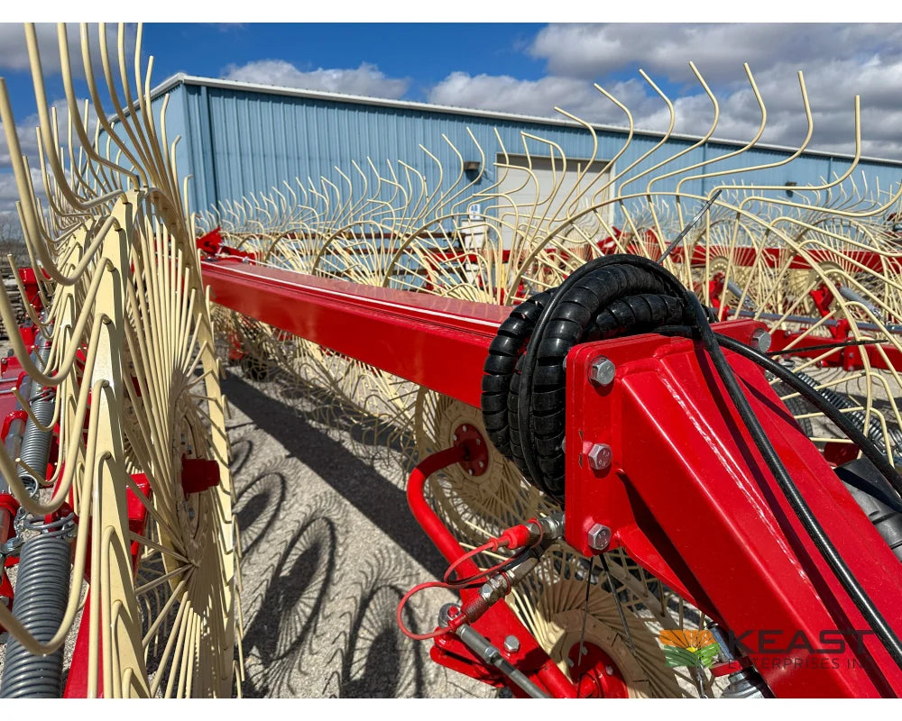 Farm King TVR12 / TVR14 Field Rake 12-14 Wheels 24’-27’ Working Width 8.5’ Transport Width Hay Rakes