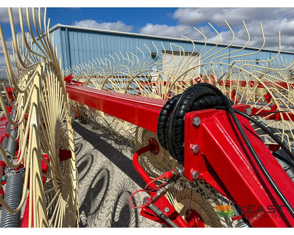 Farm King TVR12 / TVR14 Field Rake 12-14 Wheels 24’-27’ Working Width 8.5’ Transport Width Hay Rakes