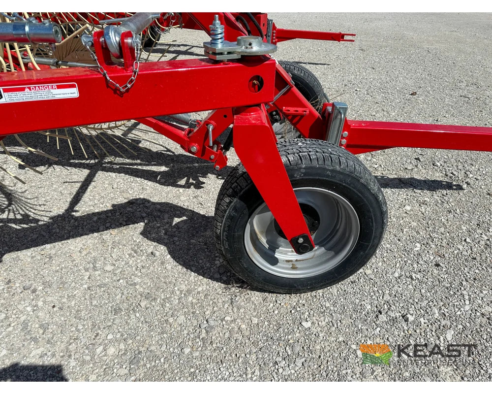 Farm King TVR12 / TVR14 Field Rake 12-14 Wheels 24’-27’ Working Width 8.5’ Transport Width Hay Rakes