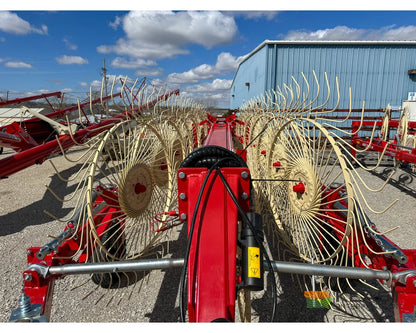 Farm King TVR12 / TVR14 Field Rake 12-14 Wheels 24’-27’ Working Width 8.5’ Transport Width Hay Rakes