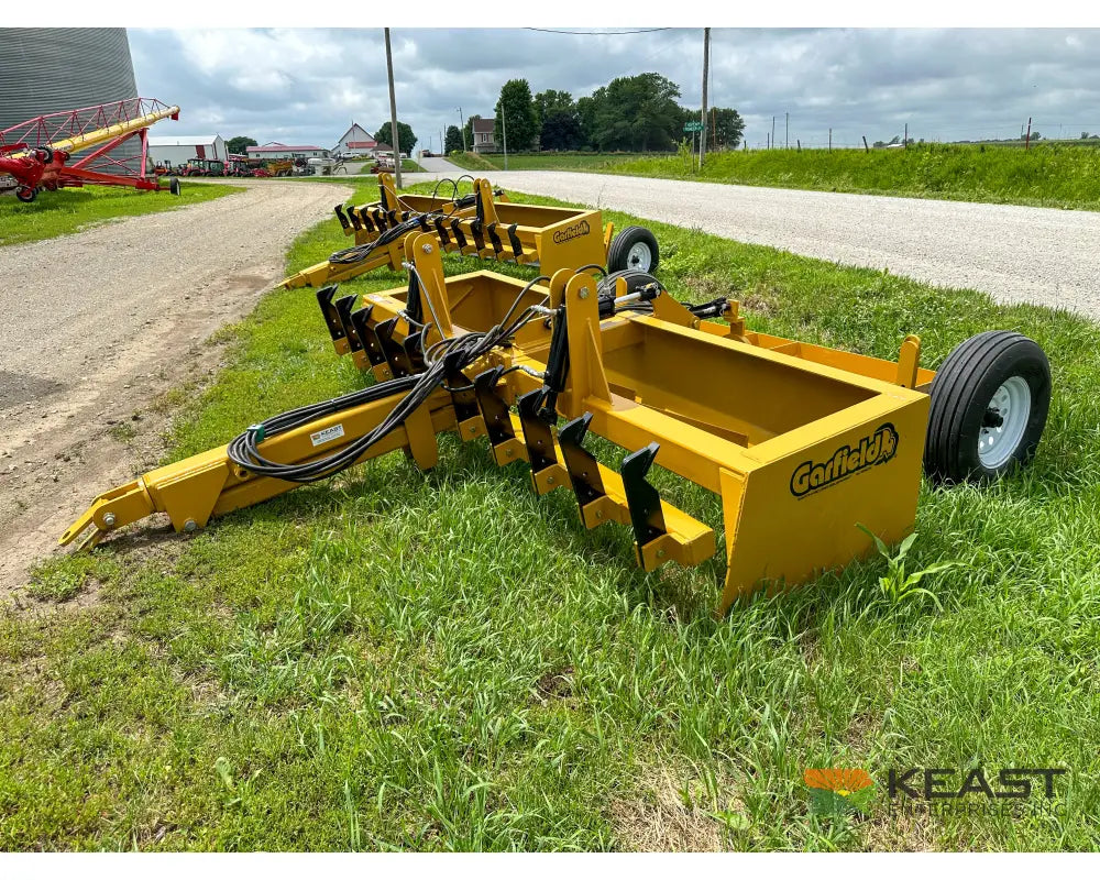 Garfield GDSTR10 10’ Drag Scraper w/ Rippers - 10’ Cutting Width Hydraulic Tilt Box Scrapers