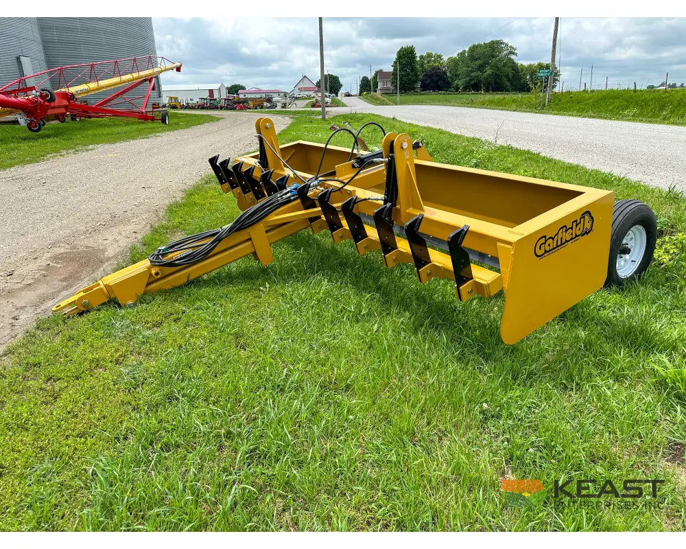 Garfield GDSTR12 12’ Drag Scraper w/ Rippers 12’ Cutting Width Hydraulic Tilt Box Scrapers