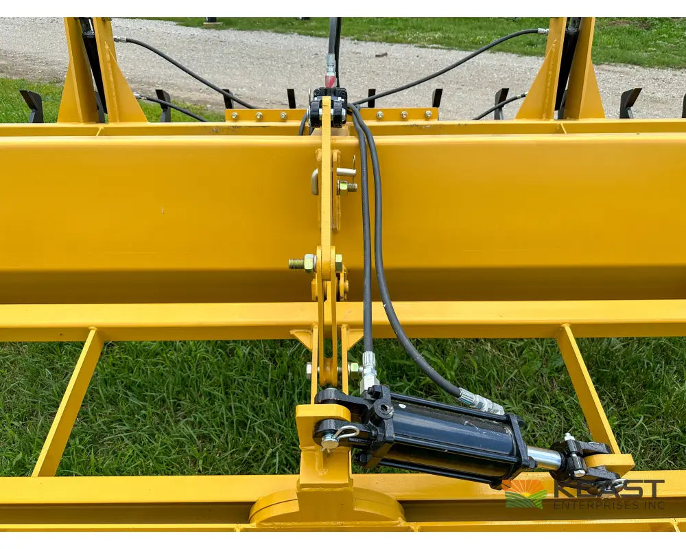 Garfield GDSTR12 12’ Drag Scraper w/ Rippers 12’ Cutting Width Hydraulic Tilt Box Scrapers