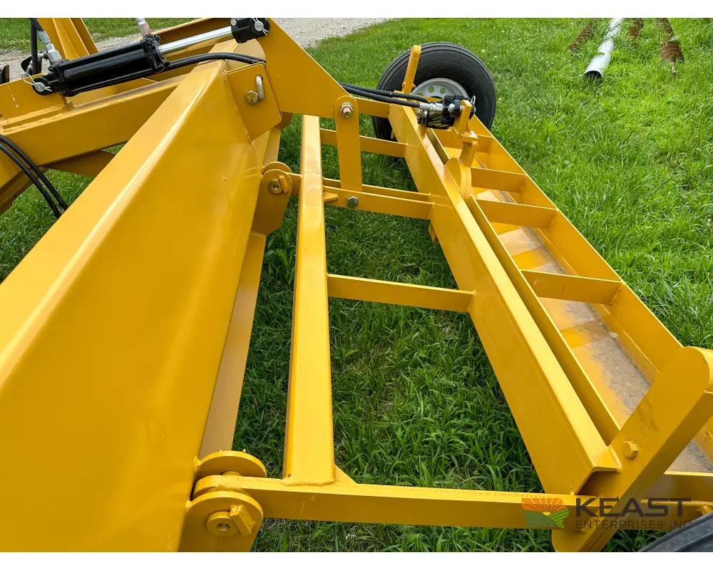 Garfield GDSTR12 12’ Drag Scraper w/ Rippers 12’ Cutting Width Hydraulic Tilt Box Scrapers