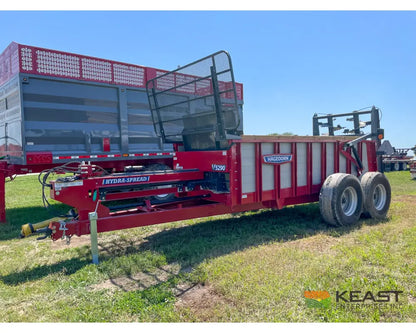 Hagedorn 5290 Manure Spreader - 540 Cu Ft Heaped Capacity 425/65R22.5 Tires Manure Spreaders