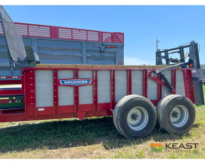Hagedorn 5290 Manure Spreader - 540 Cu Ft Heaped Capacity 425/65R22.5 Tires Manure Spreaders