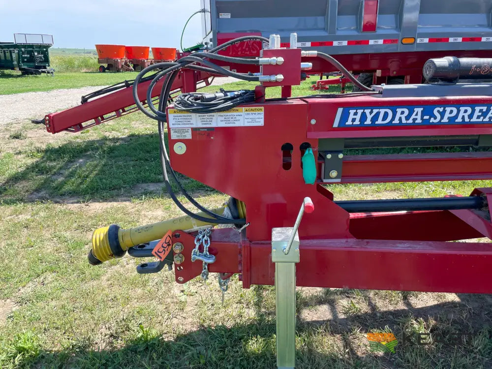 Hagedorn 5290 Manure Spreader - 540 Cu Ft Heaped Capacity 425/65R22.5 Tires Manure Spreaders