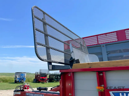 Hagedorn 5290 Manure Spreader - 540 Cu Ft Heaped Capacity 425/65R22.5 Tires Manure Spreaders