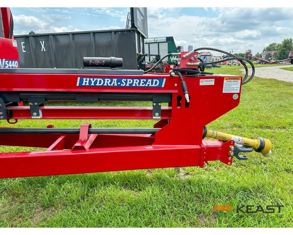 Hagedorn 5440 Manure Spreader 684 Cu Ft Heaped Capacity 500/50R22.5 Tires Manure Spreaders