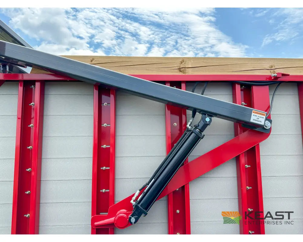 Hagedorn 5440 Manure Spreader 684 Cu Ft Heaped Capacity 500/50R22.5 Tires Manure Spreaders