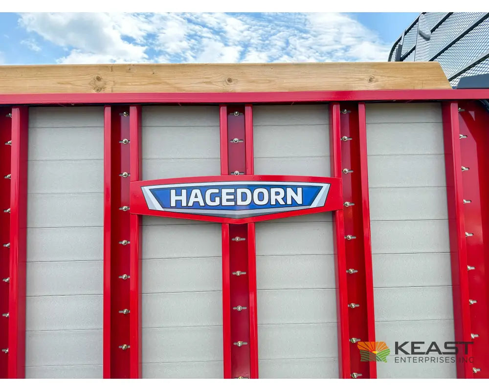 Hagedorn 5440 Manure Spreader 684 Cu Ft Heaped Capacity 500/50R22.5 Tires Manure Spreaders
