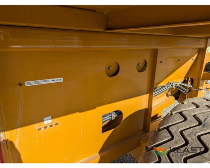 Haybuster 1135 Tilt Tub Grinder - 11’ Tub 44’’ Mill 2 Screens Tub Grinders