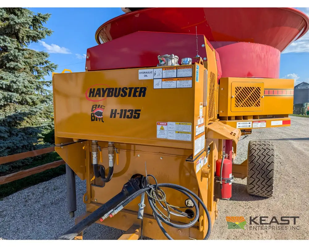 Haybuster 1135 Tilt Tub Grinder - 11’ Tub 44’’ Mill 2 Screens Tub Grinders