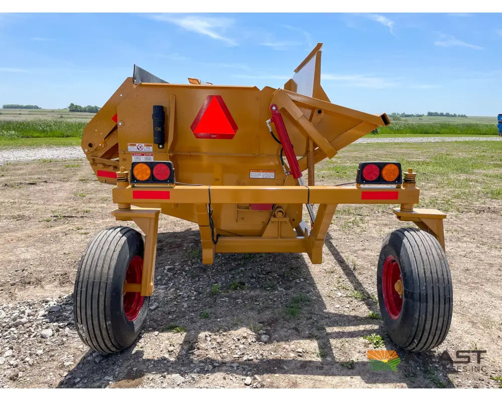 Haybuster 2100 Bale Processor 2-Point Mount Bale Processors
