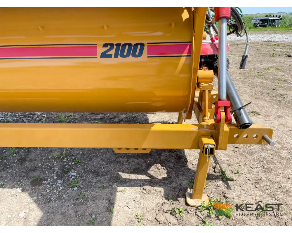 Haybuster 2100 Bale Processor 2-Point Mount Bale Processors