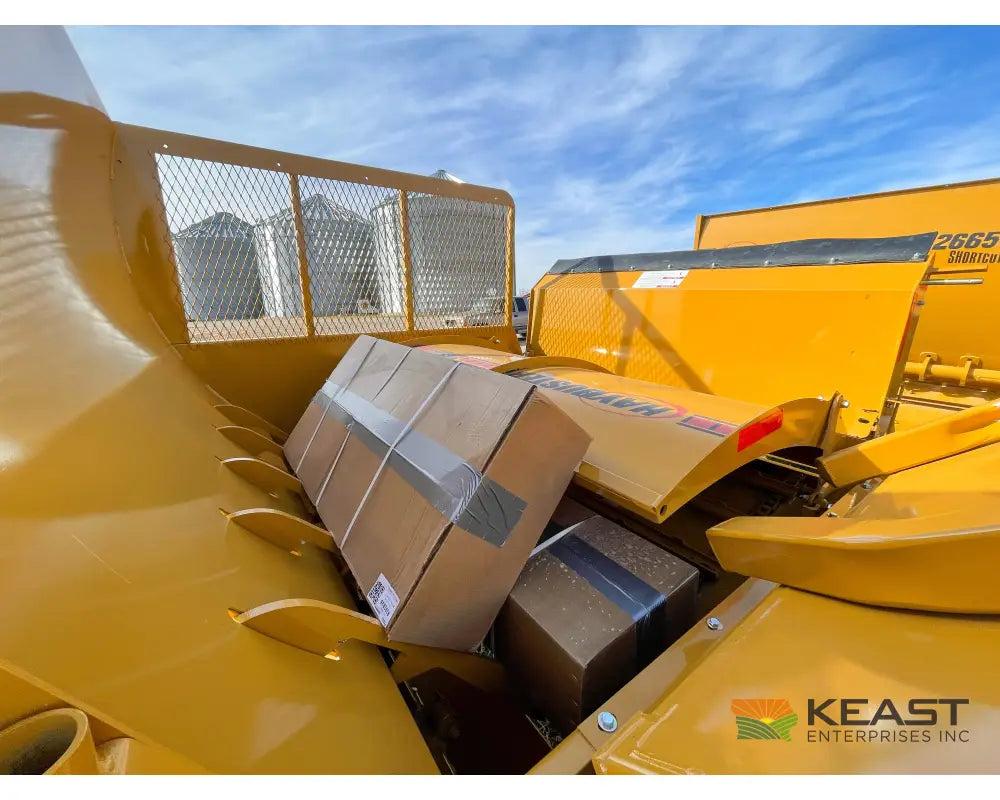 Haybuster 2660 Bale Processor 2 Bale Capacity Hydraulic Deflector Bale Processors