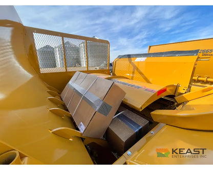 Haybuster 2660 Bale Processor 2 Bale Capacity Hydraulic Deflector Bale Processors