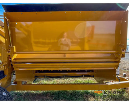 Haybuster 2660 Bale Processor 2 Bale Capacity Hydraulic Deflector Bale Processors
