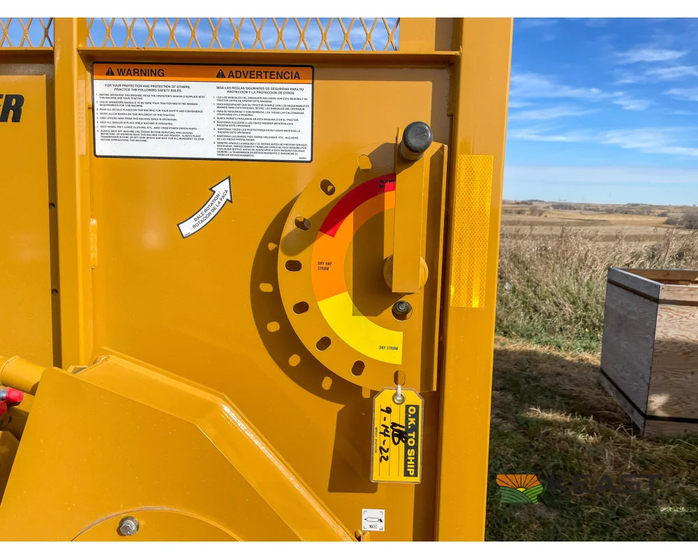 Haybuster 2660 Bale Processor 2 Bale Capacity Hydraulic Deflector Bale Processors