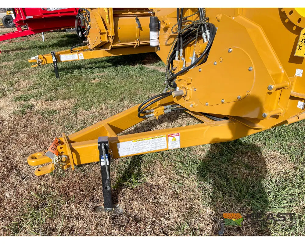 Haybuster 2660 Bale Processor 2 Bale Capacity Hydraulic Deflector Bale Processors