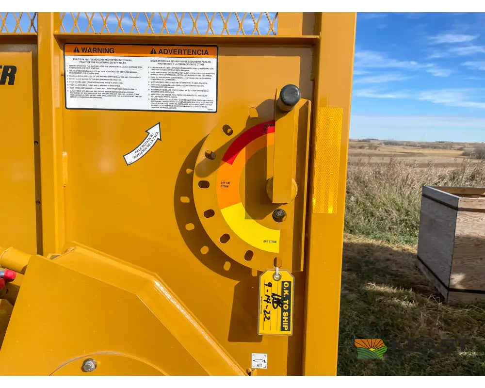 Haybuster 2660 Bale Processor 2 Bale Capacity Hydraulic Deflector Bale Processors