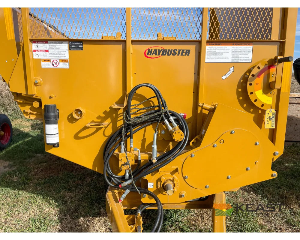 Haybuster 2660 Bale Processor 2 Bale Capacity Hydraulic Deflector Bale Processors