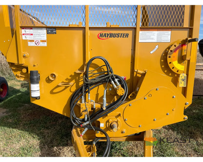 Haybuster 2660 Bale Processor 2 Bale Capacity Hydraulic Deflector Bale Processors