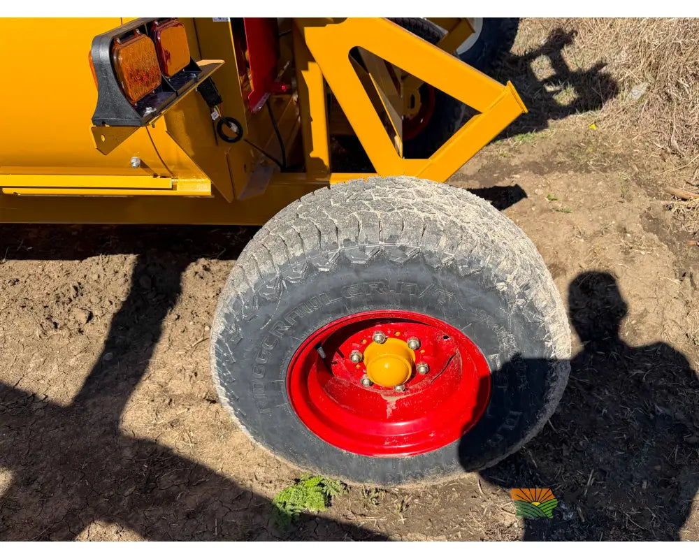 Haybuster 2665 Shortcut Bale Processor Hydraulic Deflector Bale Processors