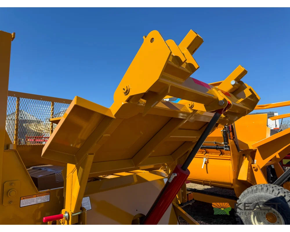 Haybuster 2665 Shortcut Bale Processor Hydraulic Deflector Bale Processors