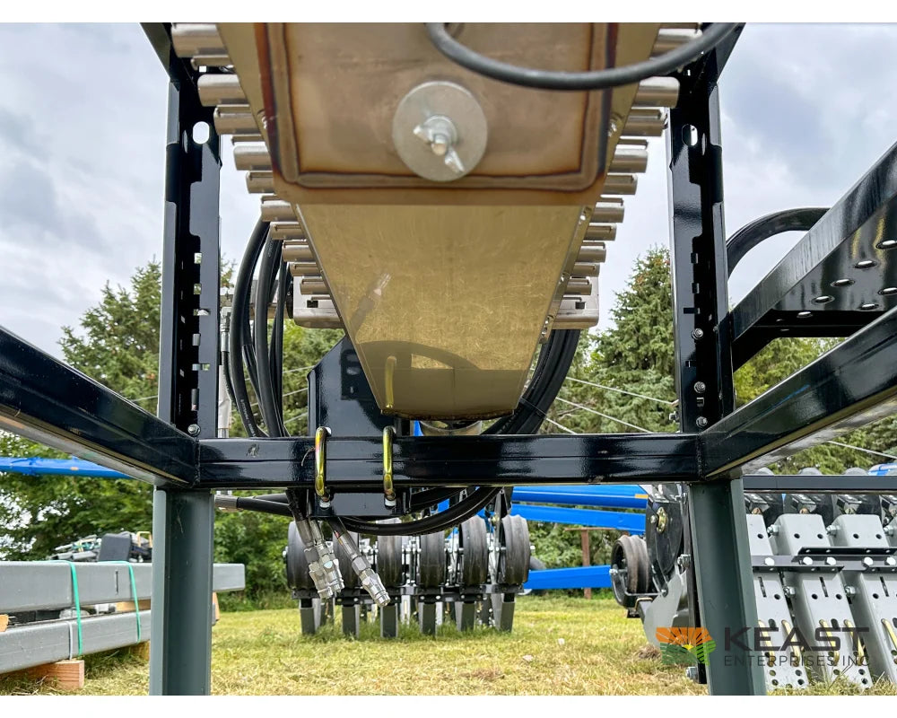 Hiniker 7055 Cover Crop Seeder 55 Cu. Ft. Stainless Hopper - Cover Crop Seeders