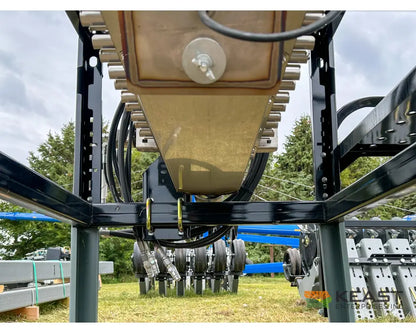 Hiniker 7055 Cover Crop Seeder 55 Cu. Ft. Stainless Hopper - Cover Crop Seeders