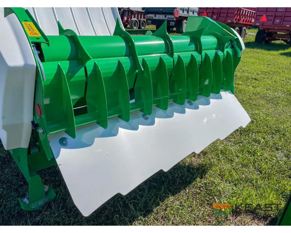 Hustler Chainless LX105 Bale Feeder 5’ Side Chute 3-Point Mount Bale Processors