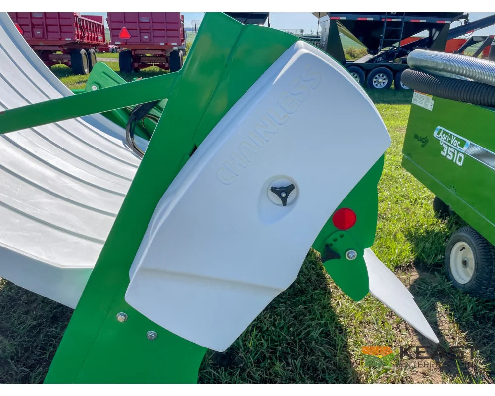Hustler Chainless LX105 Bale Feeder 5’ Side Chute 3-Point Mount Bale Processors