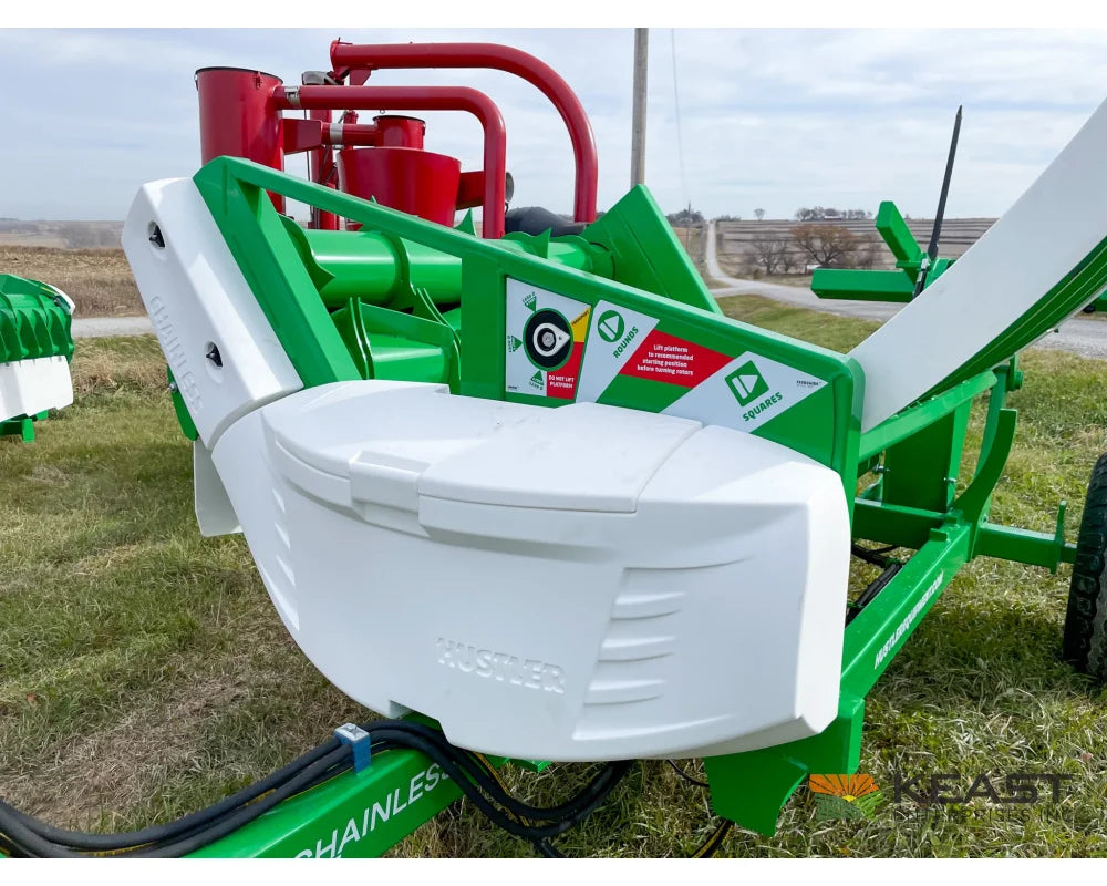 Hustler Chainless TH205 HD Bale Feeder Pull Type Rear Self-Loading Forks Bale Processors