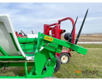 Hustler Chainless TH205 HD Bale Feeder Pull Type Rear Self-Loading Forks Bale Processors