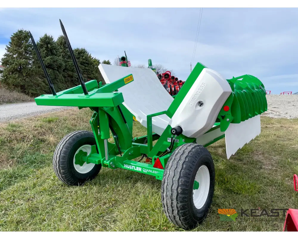 Hustler Chainless TH205 HD Bale Feeder Pull Type Rear Self-Loading Forks Bale Processors