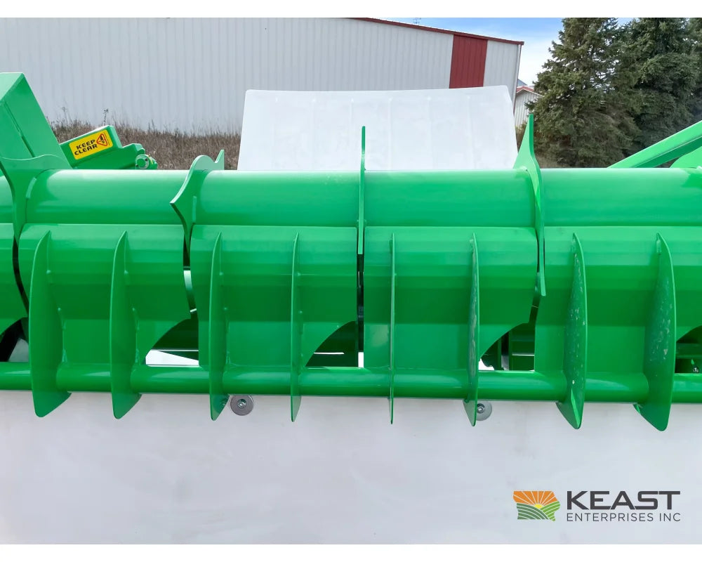 Hustler Chainless TH205 HD Bale Feeder Pull Type Rear Self-Loading Forks Bale Processors