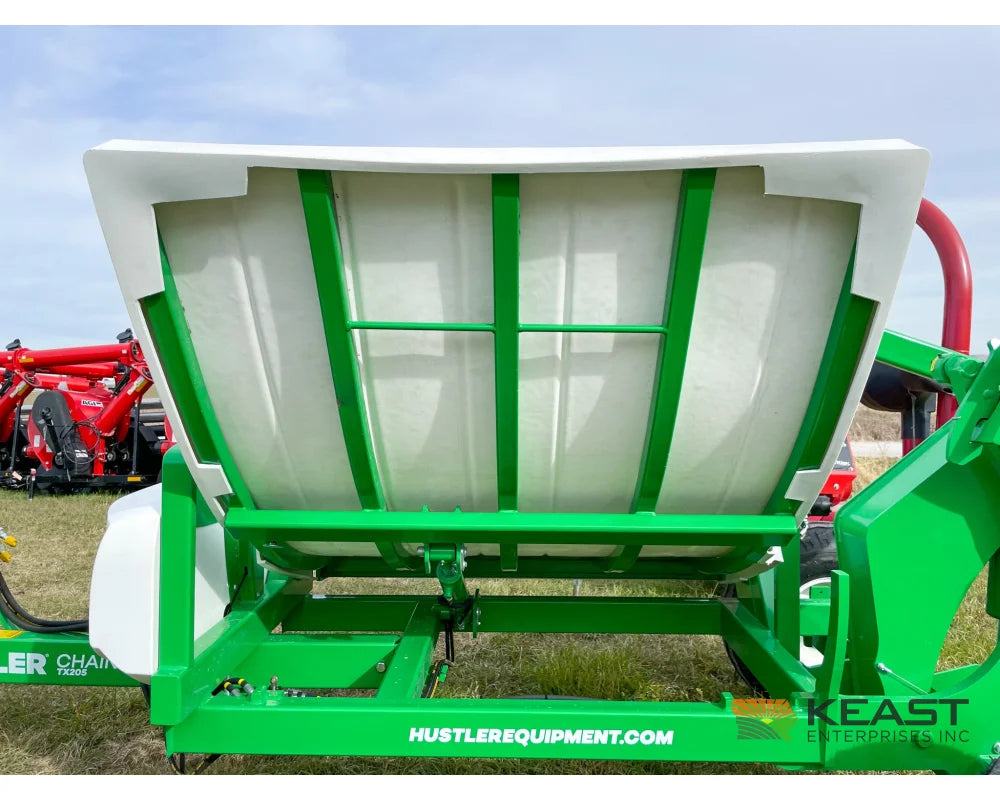 Hustler Chainless TH205 HD Bale Feeder Pull Type Rear Self-Loading Forks Bale Processors