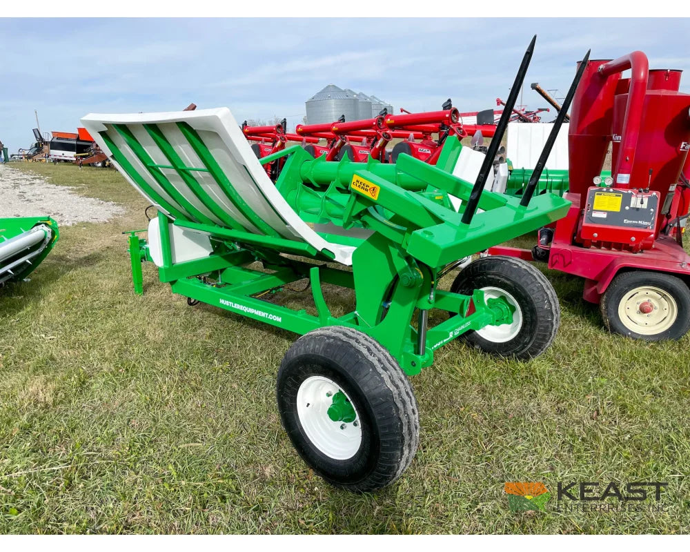 Hustler Chainless TH205 HD Bale Feeder Pull Type Rear Self-Loading Forks Bale Processors