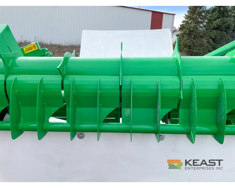Hustler Chainless TH205 HD Bale Feeder Pull Type Rear Self-Loading Forks Bale Processors