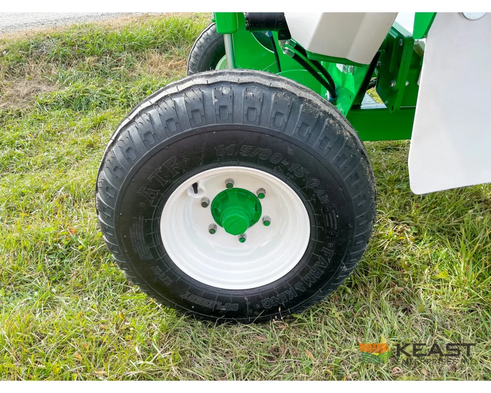 Hustler Chainless TH205 HD Bale Feeder Pull Type Rear Self-Loading Forks Bale Processors