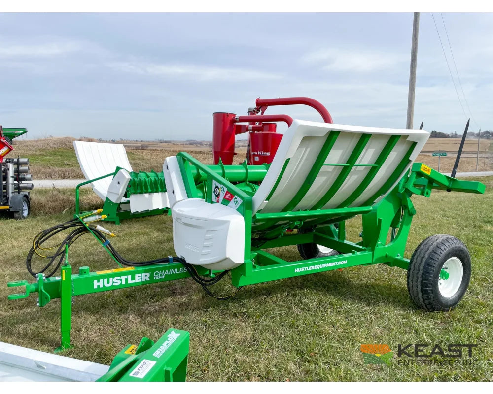 Hustler Chainless TH205 HD Bale Feeder Pull Type Rear Self-Loading Forks Bale Processors